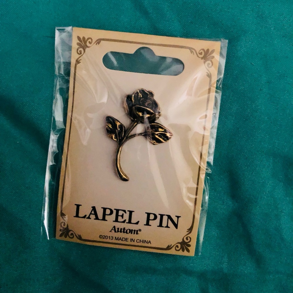 Rose 🌹 Lapel Pin - Gold Tone - 4 for $20 minor match - $7 each if bought separa